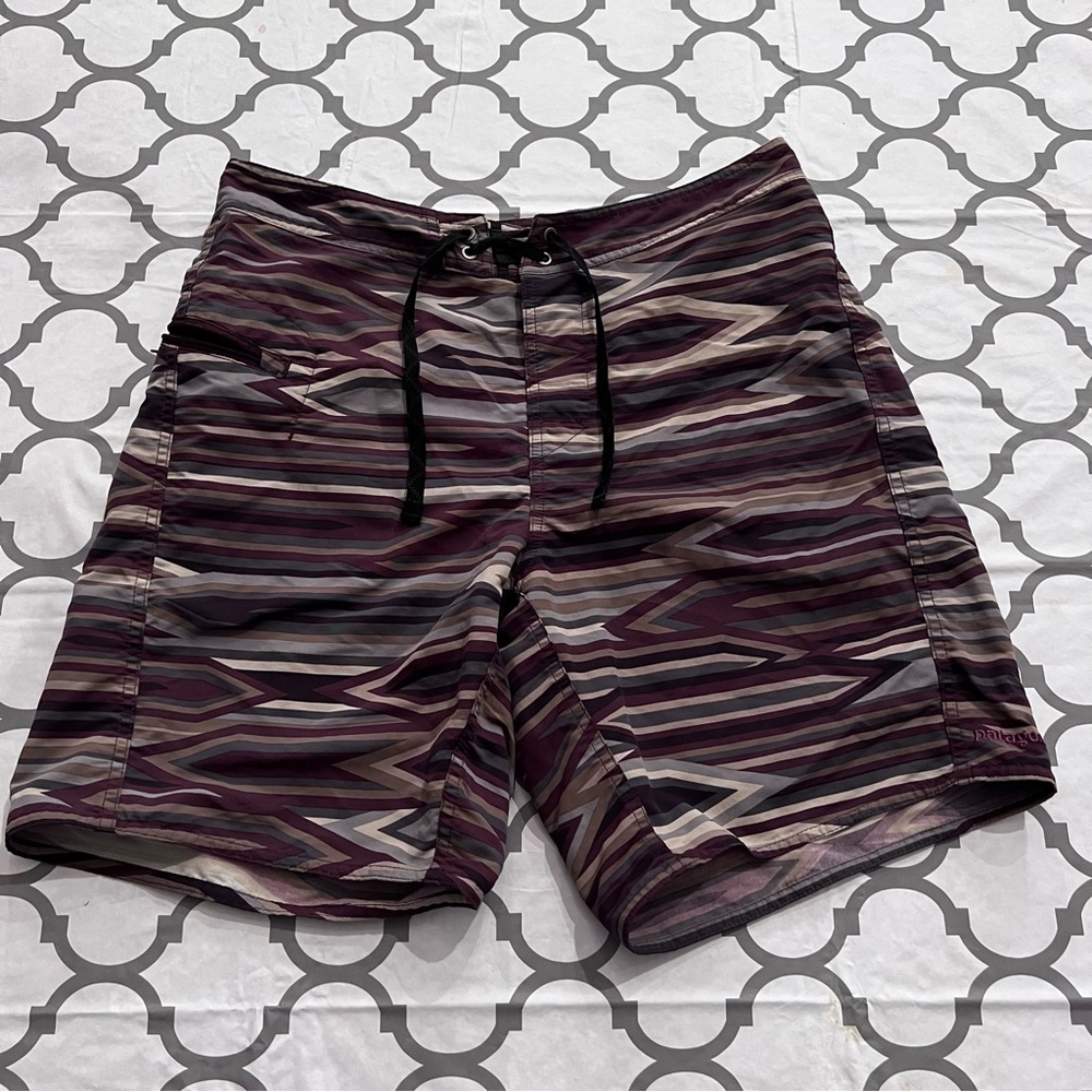Patagonia Wavefarer Board Shorts Mens Size 32 Unlined Striped Swim Trunks